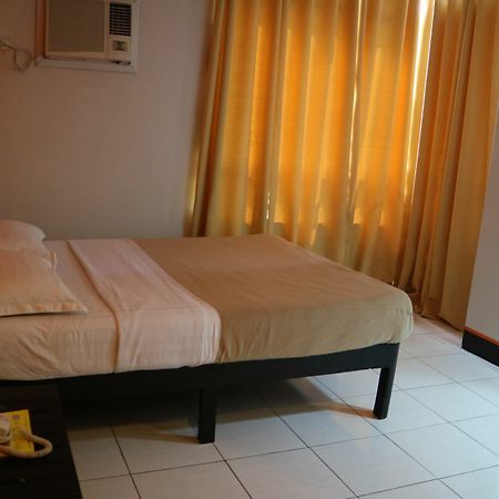 Negrense Suites Bacolod Exterior foto