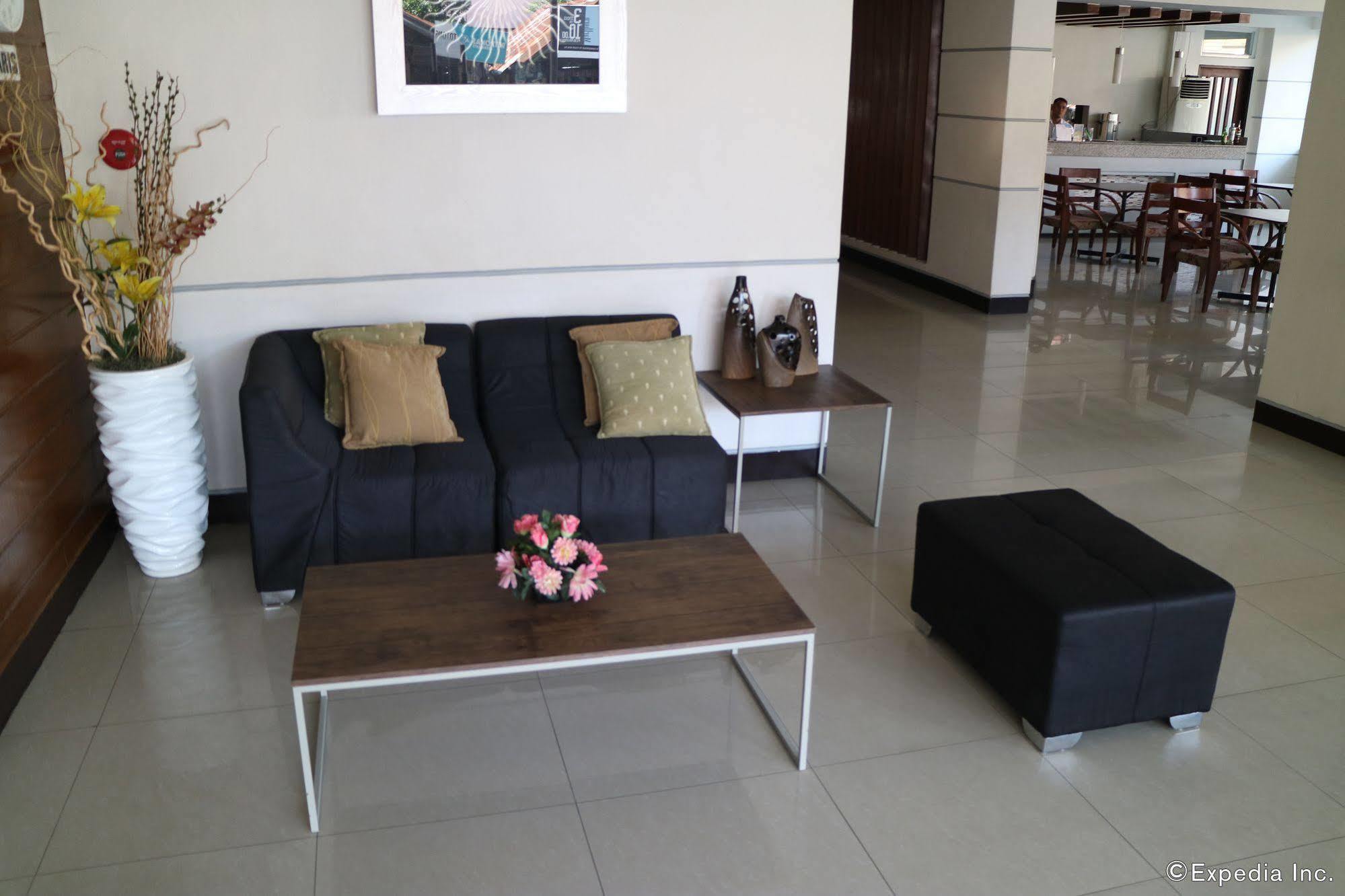 Negrense Suites Bacolod Exterior foto