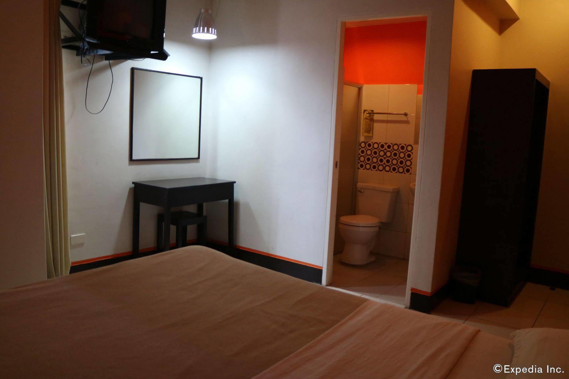 Negrense Suites Bacolod Exterior foto