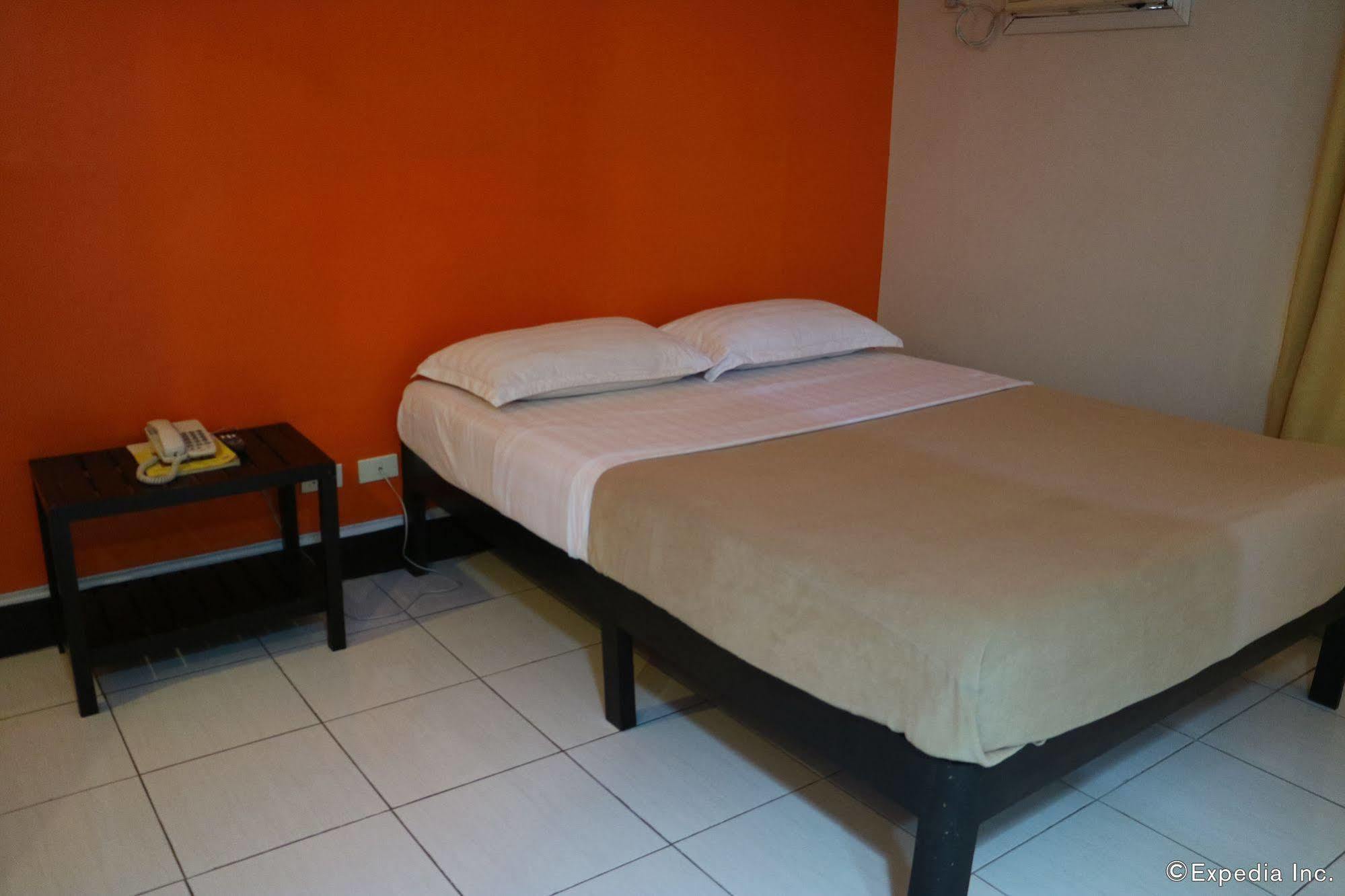 Negrense Suites Bacolod Exterior foto