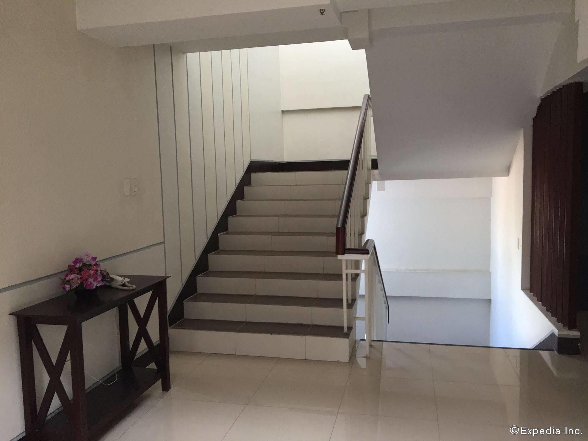 Negrense Suites Bacolod Exterior foto