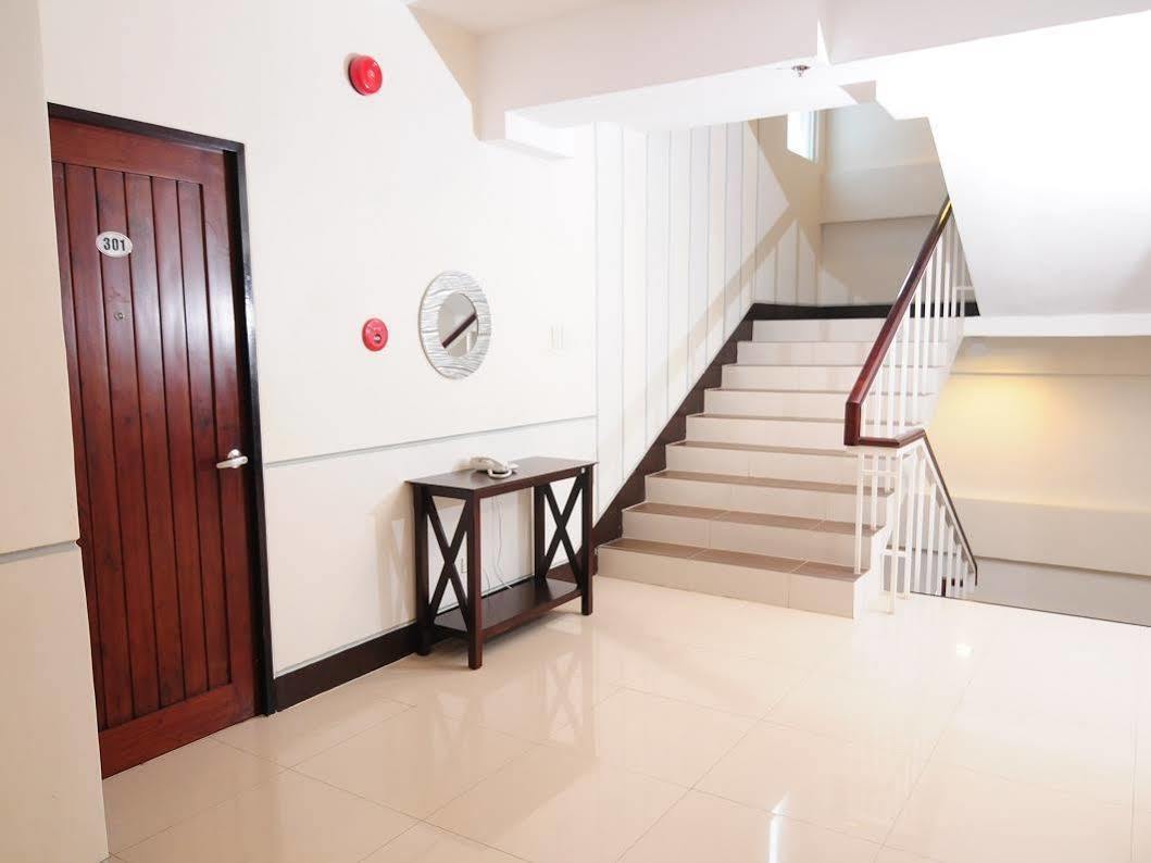 Negrense Suites Bacolod Exterior foto